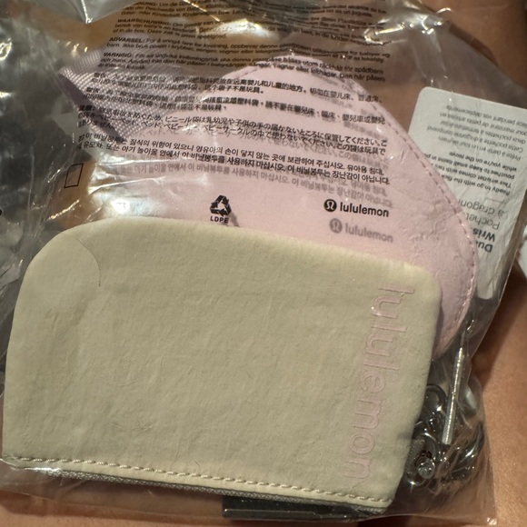 Lululemon Dual Pouch Wristlet NEW White Opal and Pink WHTO/MEPK Meadowsweet Pink - Picture 1 of 1